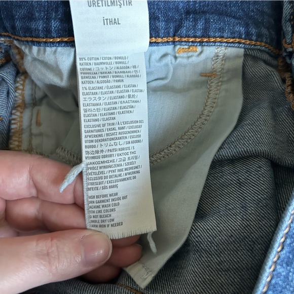 HOLLISTER Low Rise Distressed Shorts size 3 - Picture 4 of 5